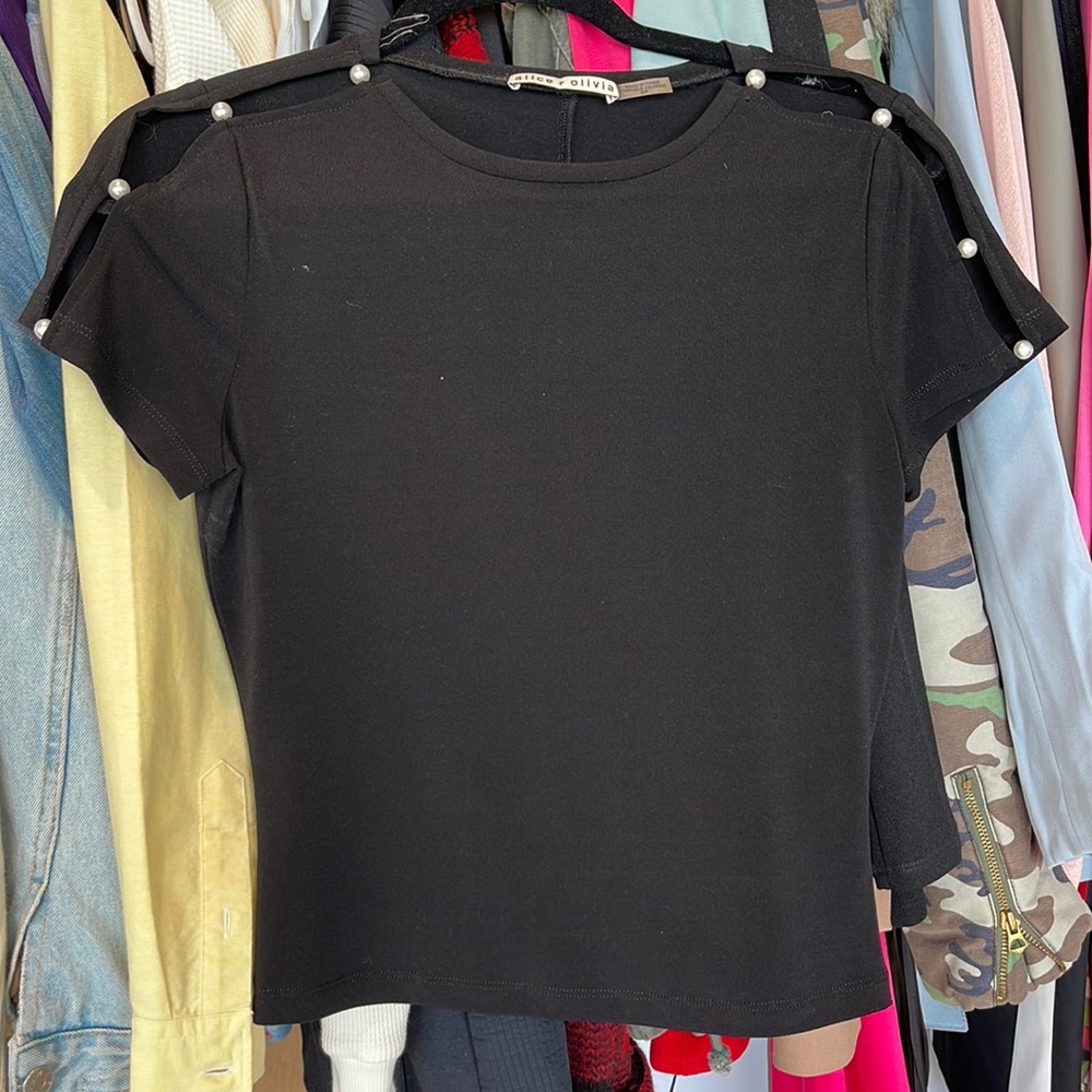 Pearl Detailed Top
